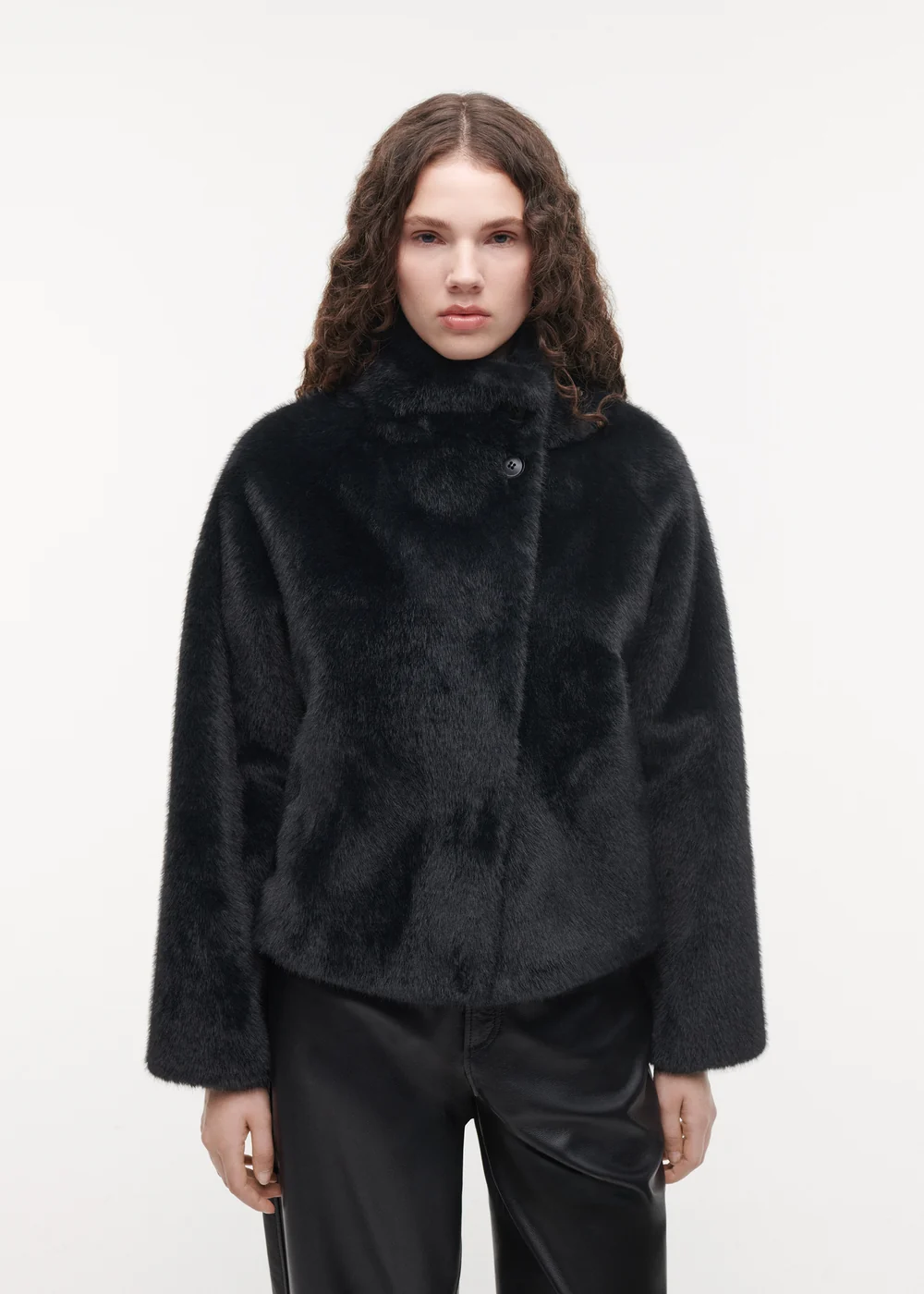 STUDIO AR Faux Fur